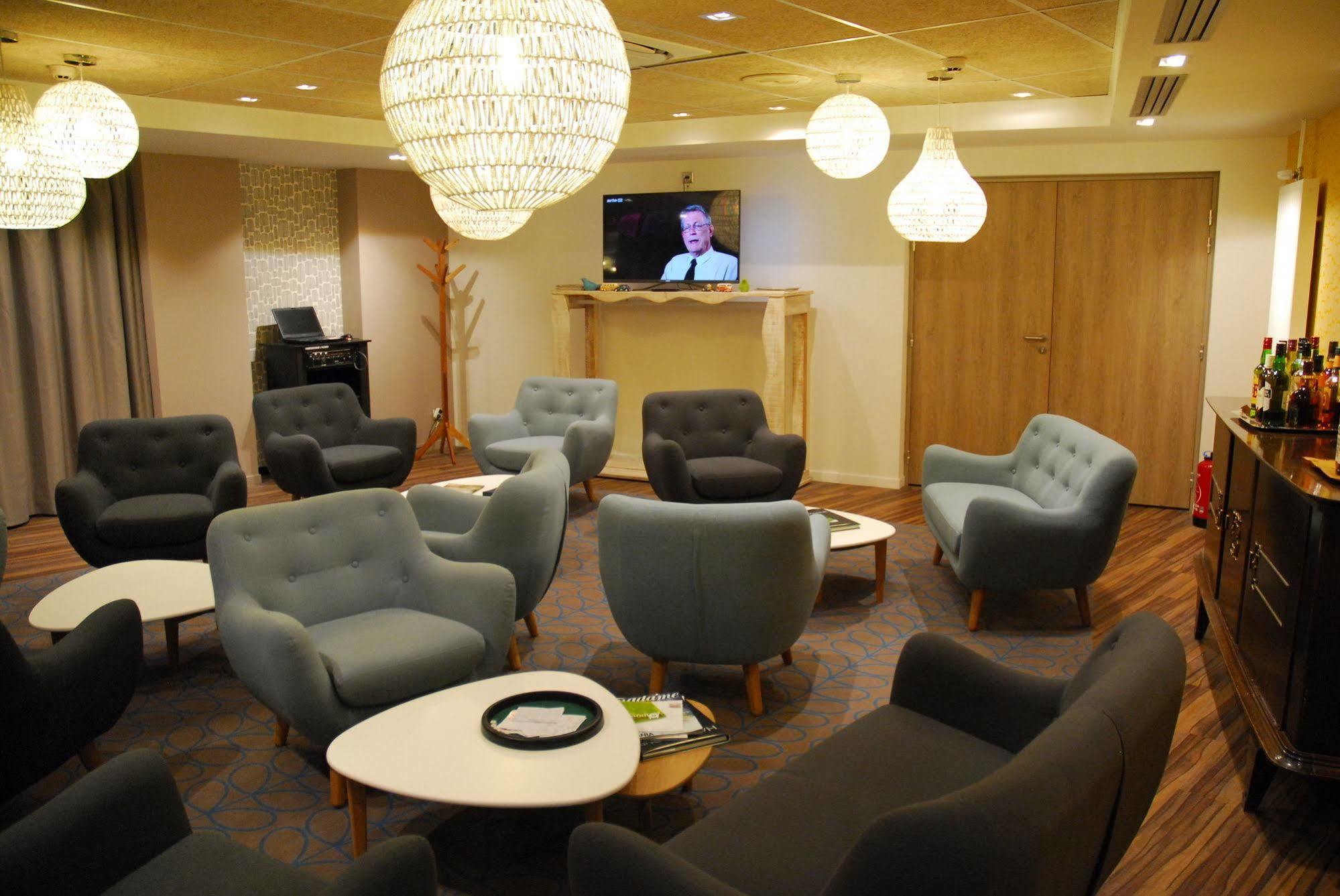 Ibis Styles Chaumont Centre Gare Hotel Exterior photo